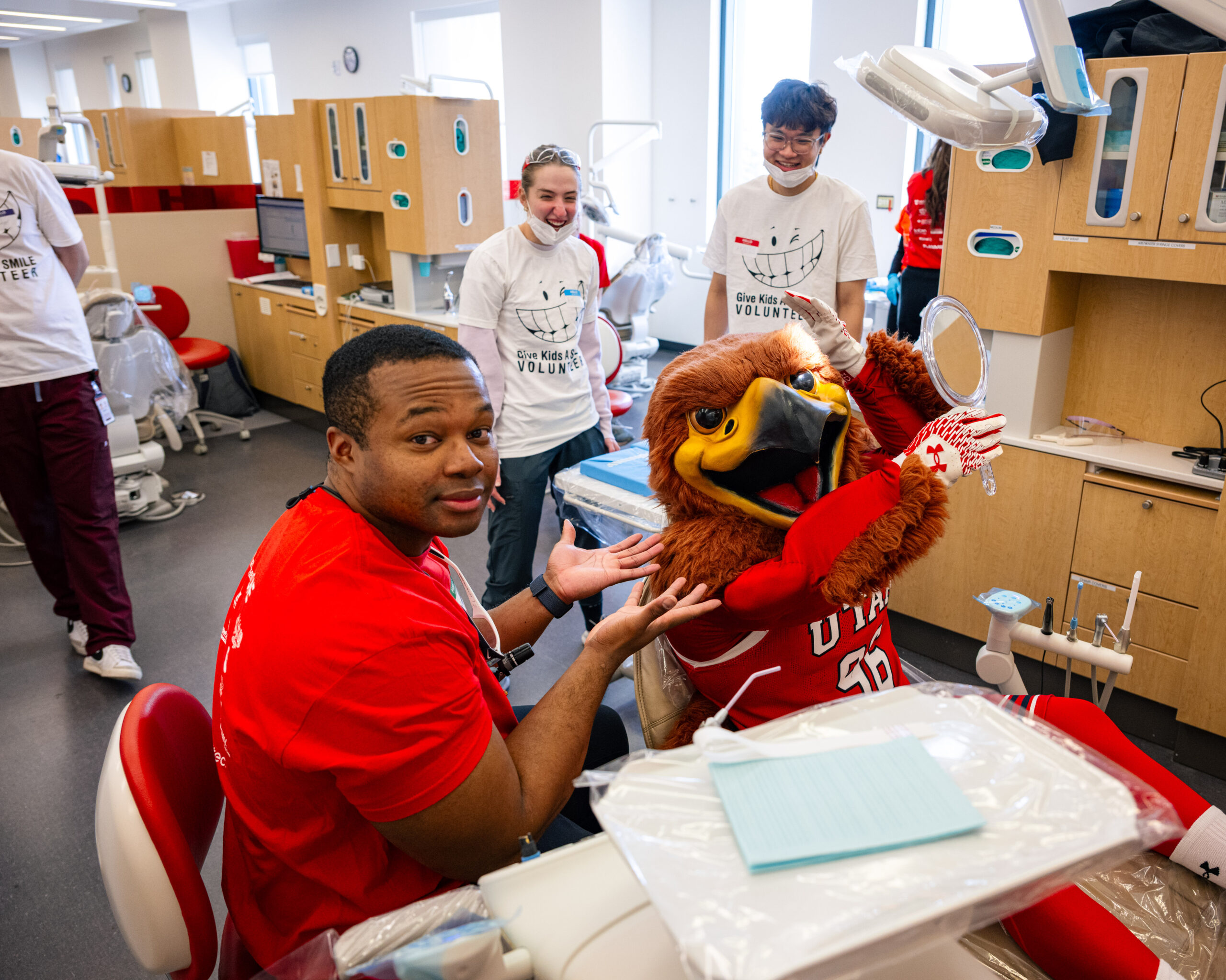 Featured image for “Local dental professionals donate free dental services to children”